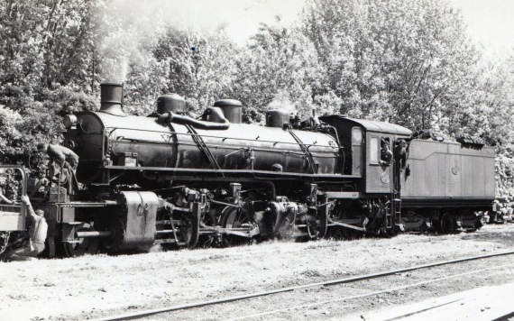 Espectacular aspecto de una locomotora tipo "Mallet" utilizada en el F.C. del Tajuña (La Poveda).